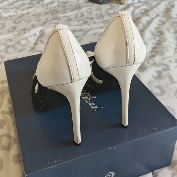*Privileged Amiya Black & White Pumps- Size 7.5 - Picture 4 of 5